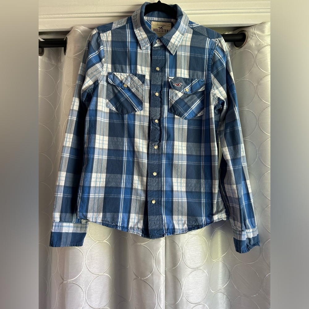 Hollister Button Up Plaid Buttom Up ~ Pearl Snap ~ Long Sleeve ~ Blue & White